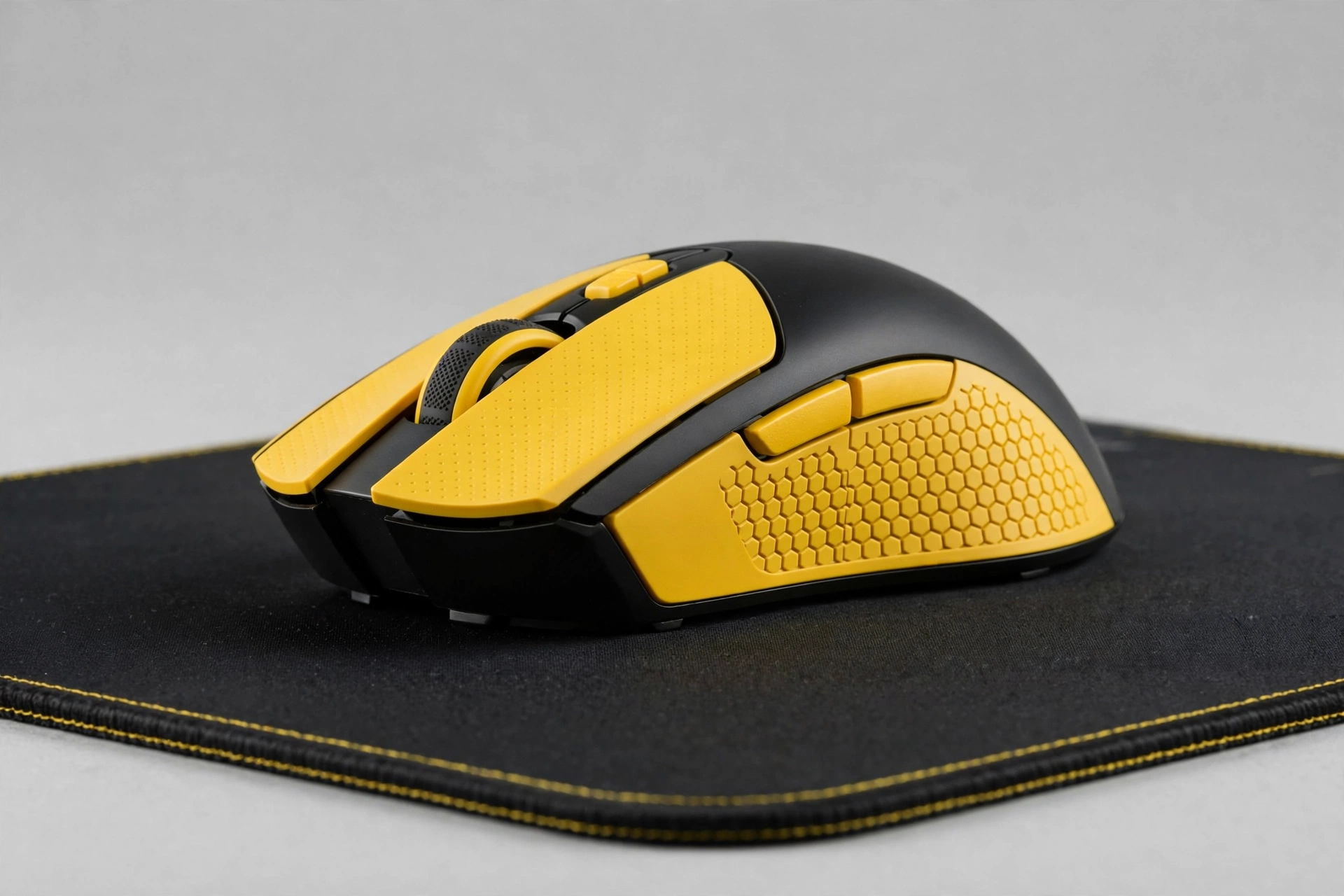 Scyrox V8 — 10 อันดับเมาส์เกมมิ่งไร้สายที่มีน้ำหนักเบาที่สุดในโลก วางจำหน่ายในไทย ปี 2026