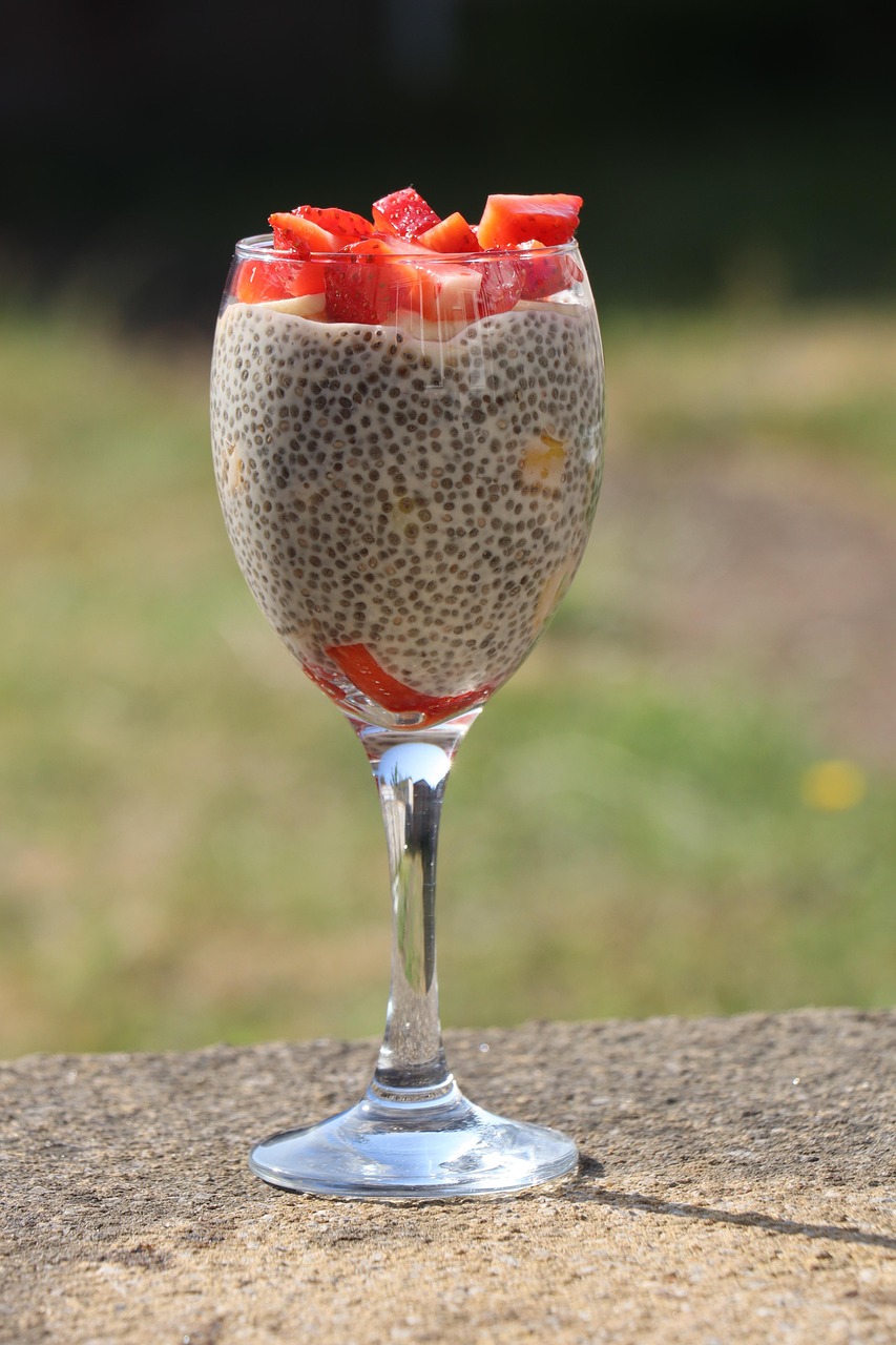 เมล็ดเจีย (Chia Seeds) — 10 อันดับอาหารธรรมชาติที่มีปริมาณแคลเซียมสูงที่สุดต่อ 100 กรัม