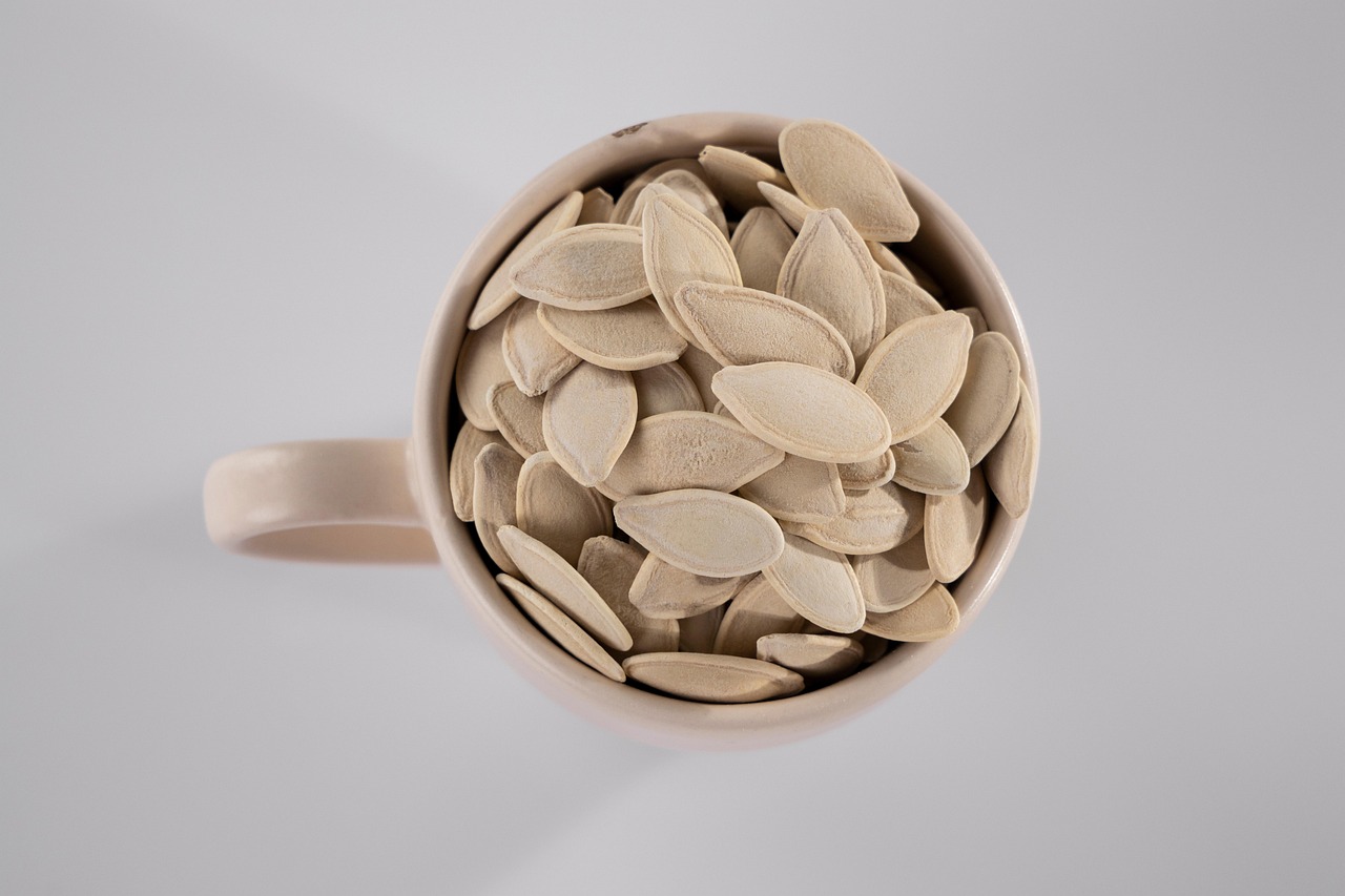 เมล็ดฟักทองแห้ง (Pumpkin Seeds, dried) — 10 อันดับอาหารธรรมชาติที่มีปริมาณโพแทสเซียมสูงที่สุดต่อ 100 กรัม