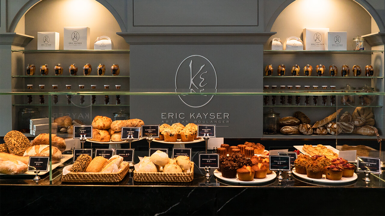 Maison Eric Kayser (เมซง เอริค เคย์เซอร์) — 10 คาเฟ่และร้านเบเกอรีครัวซองต์สไตล์ฝรั่งเศสยอดนิยมในกรุงเทพฯ ประจำปี 2569 สัมผัสความกรอบฉ่ำเนยแท้ระดับพรีเมียม