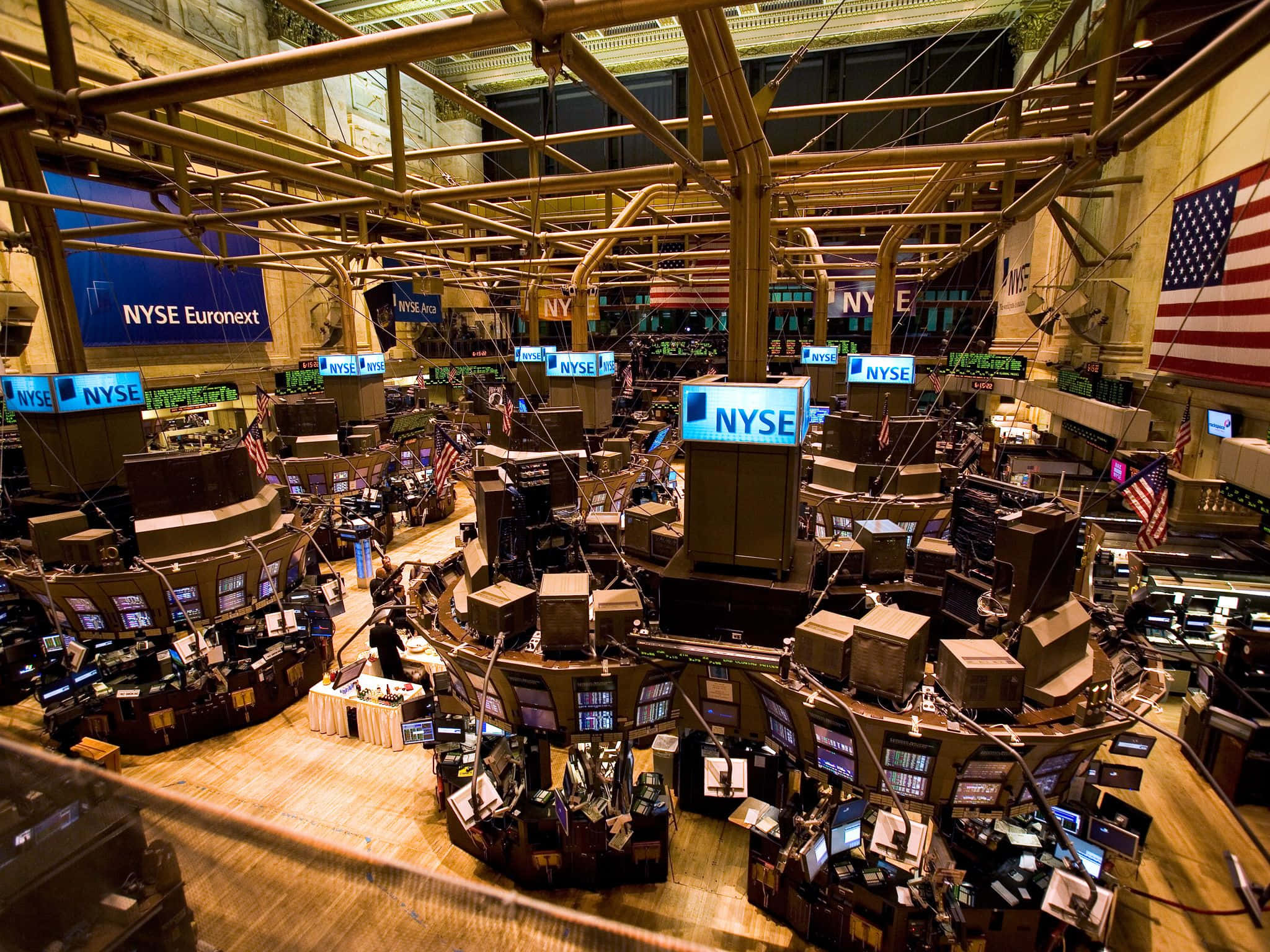 10 อันดับกองทุนรวม ETF หุ้นสหรัฐฯ ที่มีมูลค่าสินทรัพย์สุทธิ (AUM) สูงที่สุดในโลก อัปเดตสถิติล่าสุดปี 2026