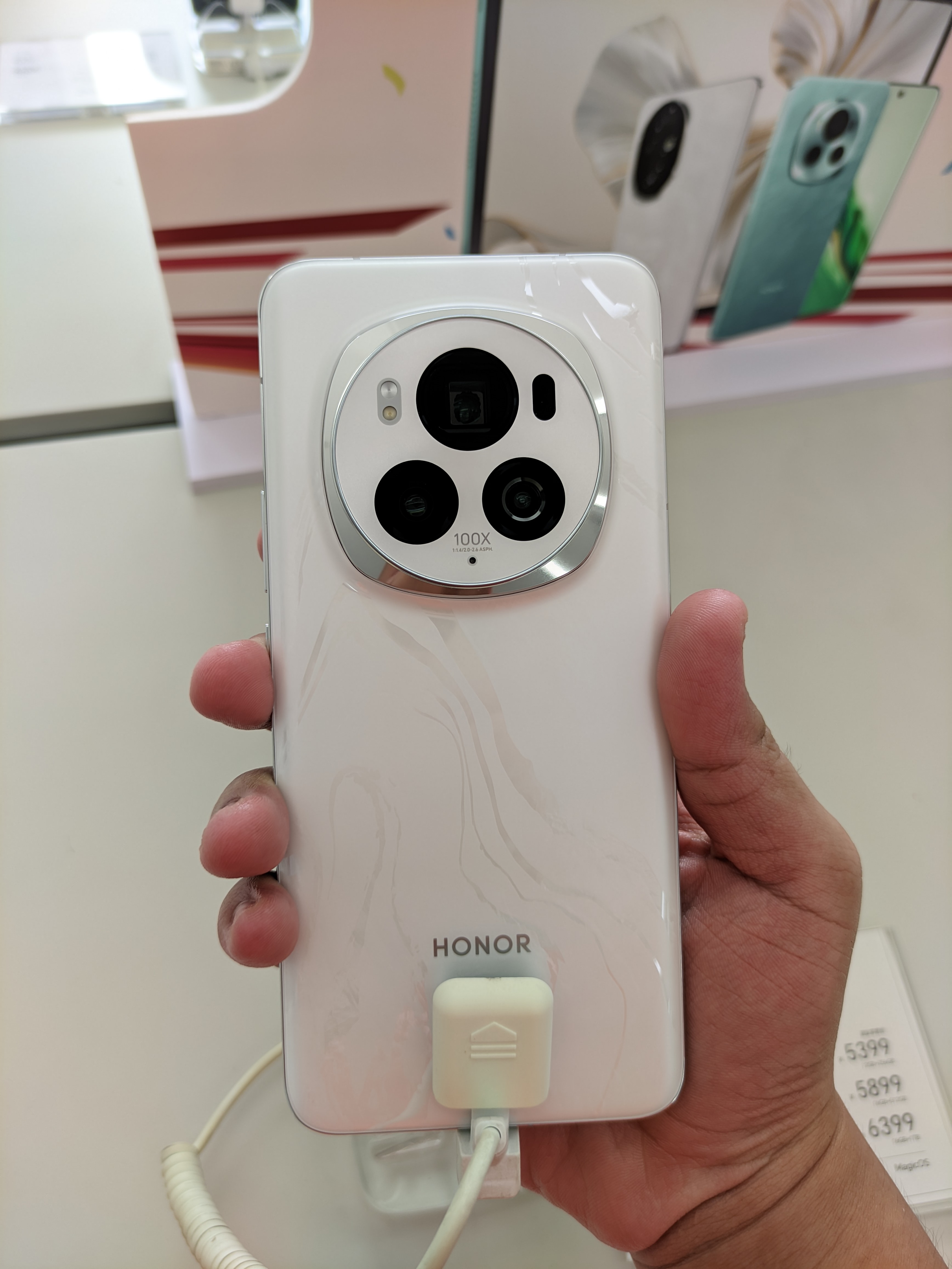 Honor Magic6 Pro — 10 อันดับสมาร์ตโฟนกล้องหลังยอดเยี่ยมที่สุดในโลก จากคะแนนทดสอบ DXOMARK Camera ปี 2026