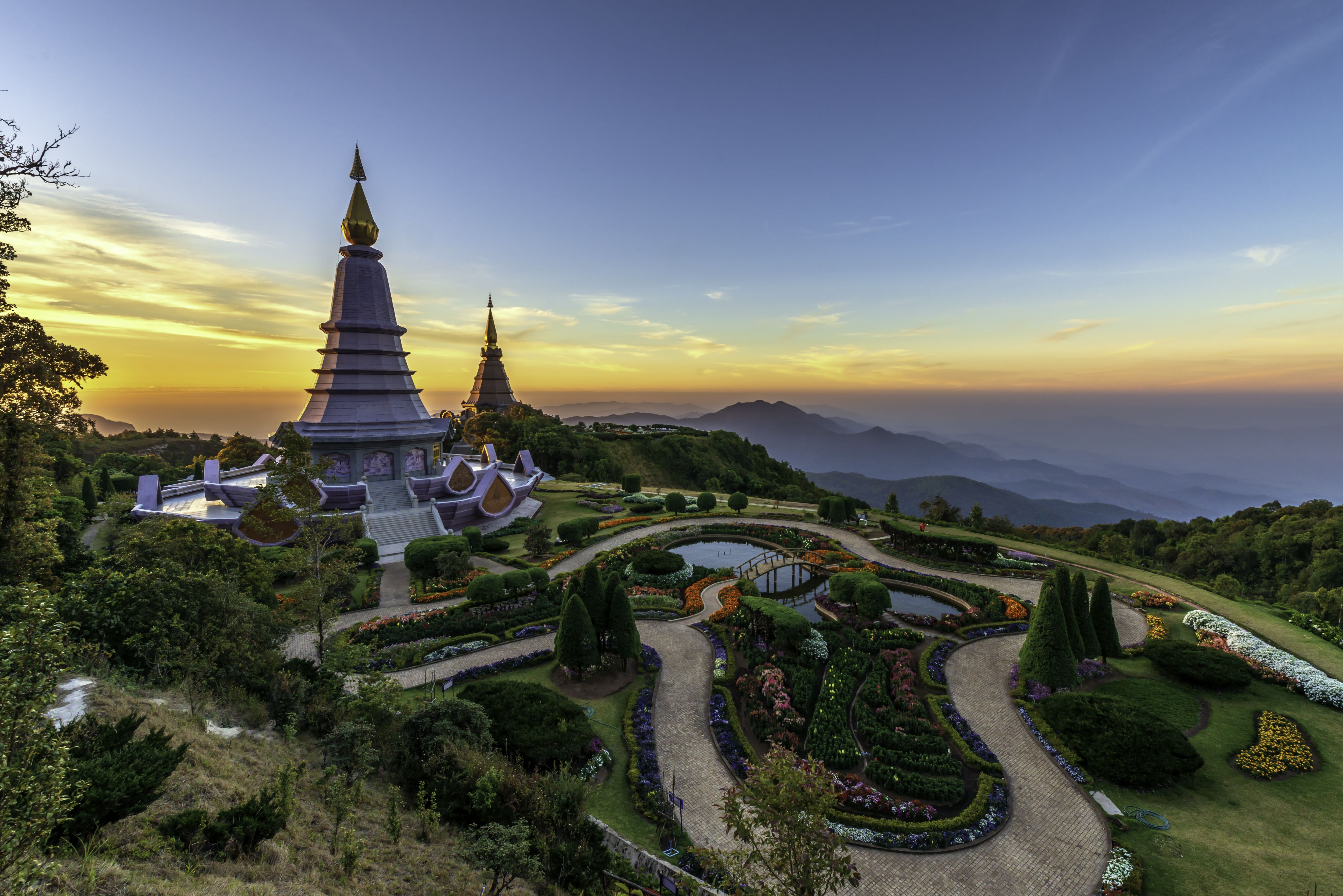 อุทยานแห่งชาติดอยอินทนนท์ — รายการแนะนำอุทยานแห่งชาติยอดนิยมของไทยที่มีผู้มาเยือนมาก อัปเดตสถิติล่าสุด