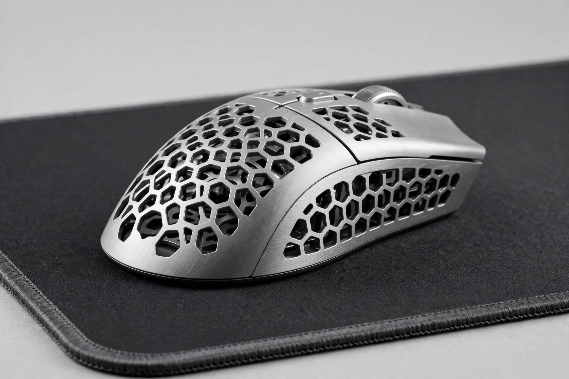 WLMOUSE Beast X Pro — 10 อันดับเมาส์ไร้สายสำหรับเล่นเกมที่มีน้ำหนักเบาที่สุดในโลก วางจำหน่ายในไทย ปี 2026