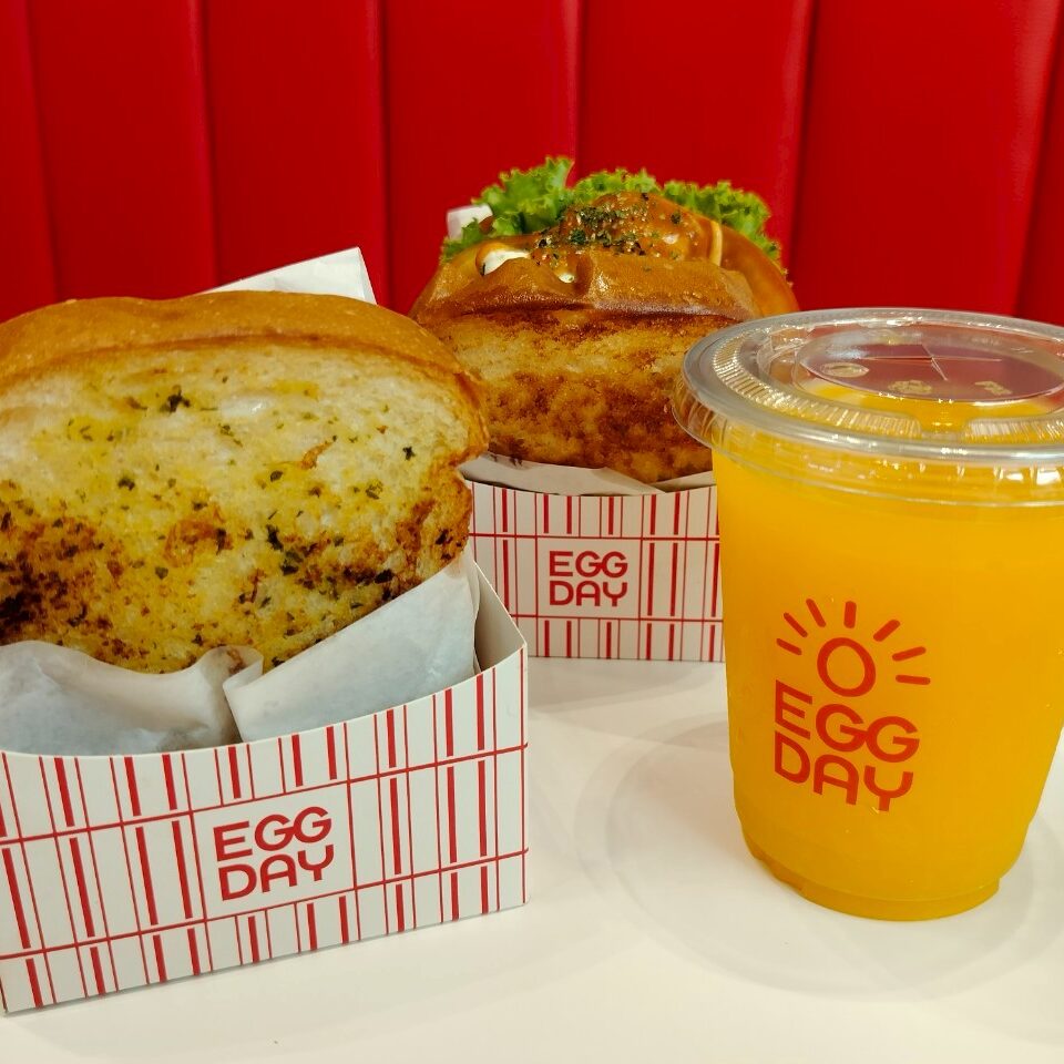 EGGDAY — 10 คาเฟ่และร้านบรันช์บรรยากาศดี ย่านสาทร-สีลม ยอดนิยมปี 2569 ปักหมุดมุมถ่ายรูปสวยและเมนู All-Day Dining แสนอร่อย