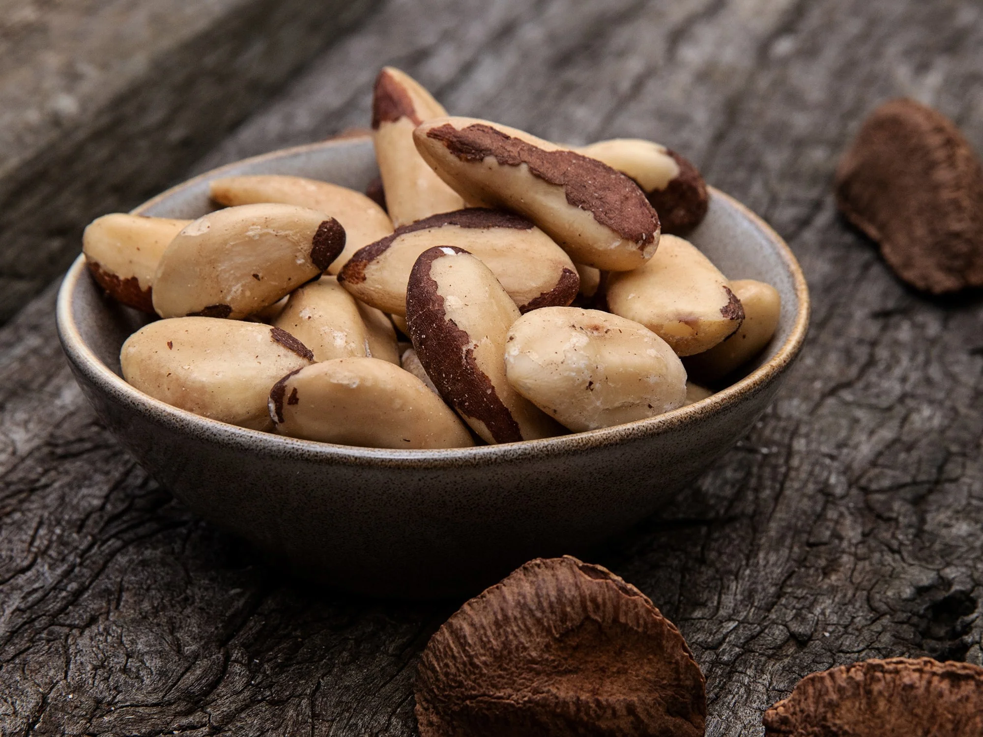 ถั่วบราซิล (Brazil Nuts) — 10 อันดับอาหารธรรมชาติที่มีแมกนีเซียมสูงที่สุดต่อ 100 กรัม เสริมการนอนหลับลึกและผ่อนคลายกล้ามเนื้อ