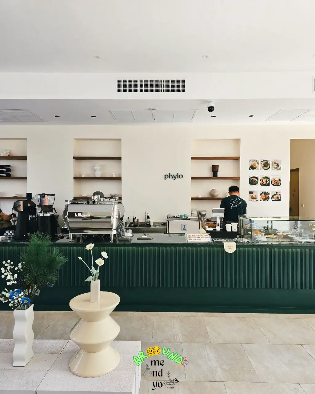 Phylo Cafe — 10 คาเฟ่และร้านอาหาร Pet-Friendly ย่านราชพฤกษ์-พระราม 5 ยอดนิยมปี 2569 บรรยากาศโปร่งสบายต้อนรับสัตว์เลี้ยงแสนรัก