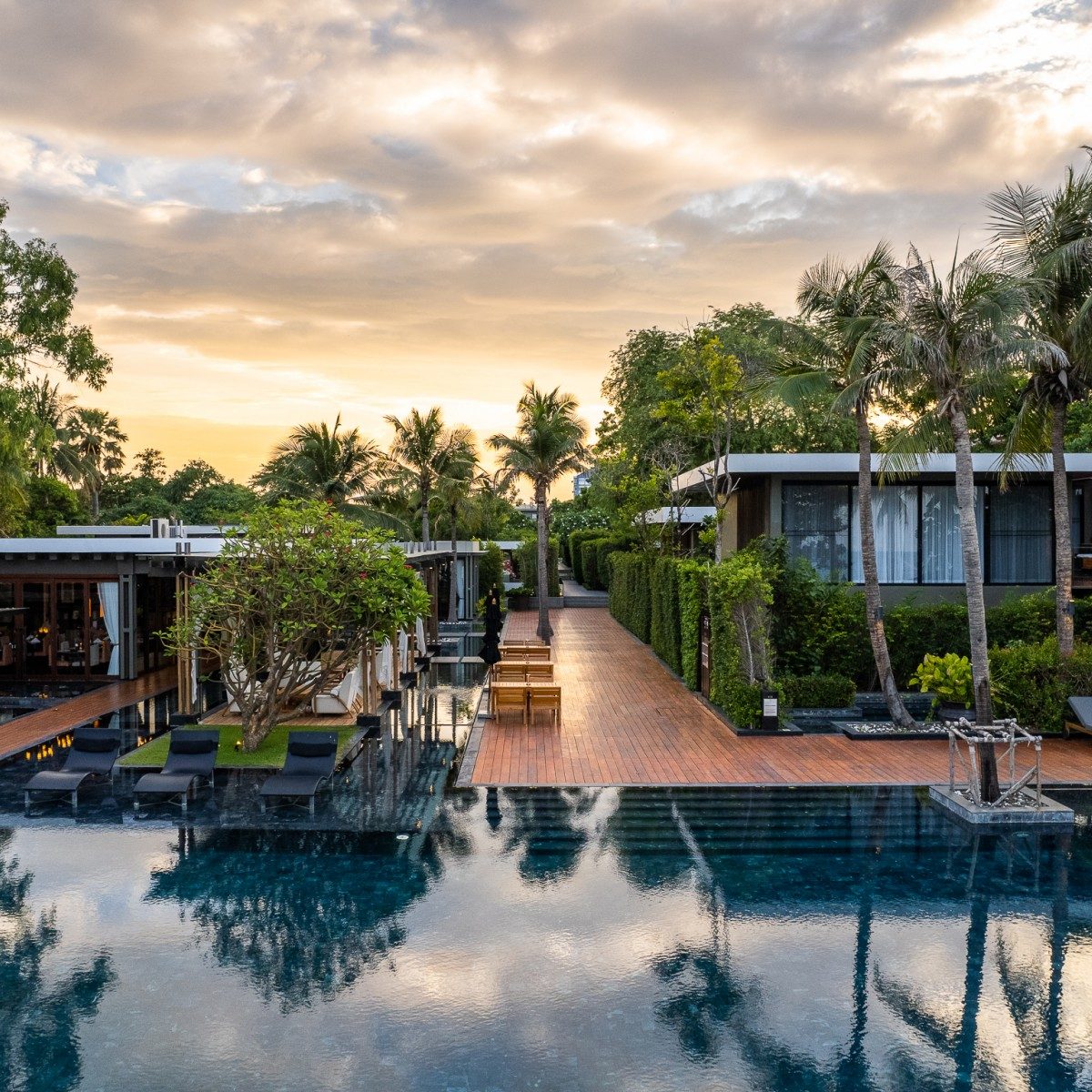 V Villas Hua Hin, MGallery Hotel Collection — 10 ที่พักพูลวิลล่าริมทะเลบรรยากาศส่วนตัวยอดนิยมในไทย ปี 2569 สำหรับทริปครอบครัวและกลุ่มเพื่อนช่วงวันหยุดยาว