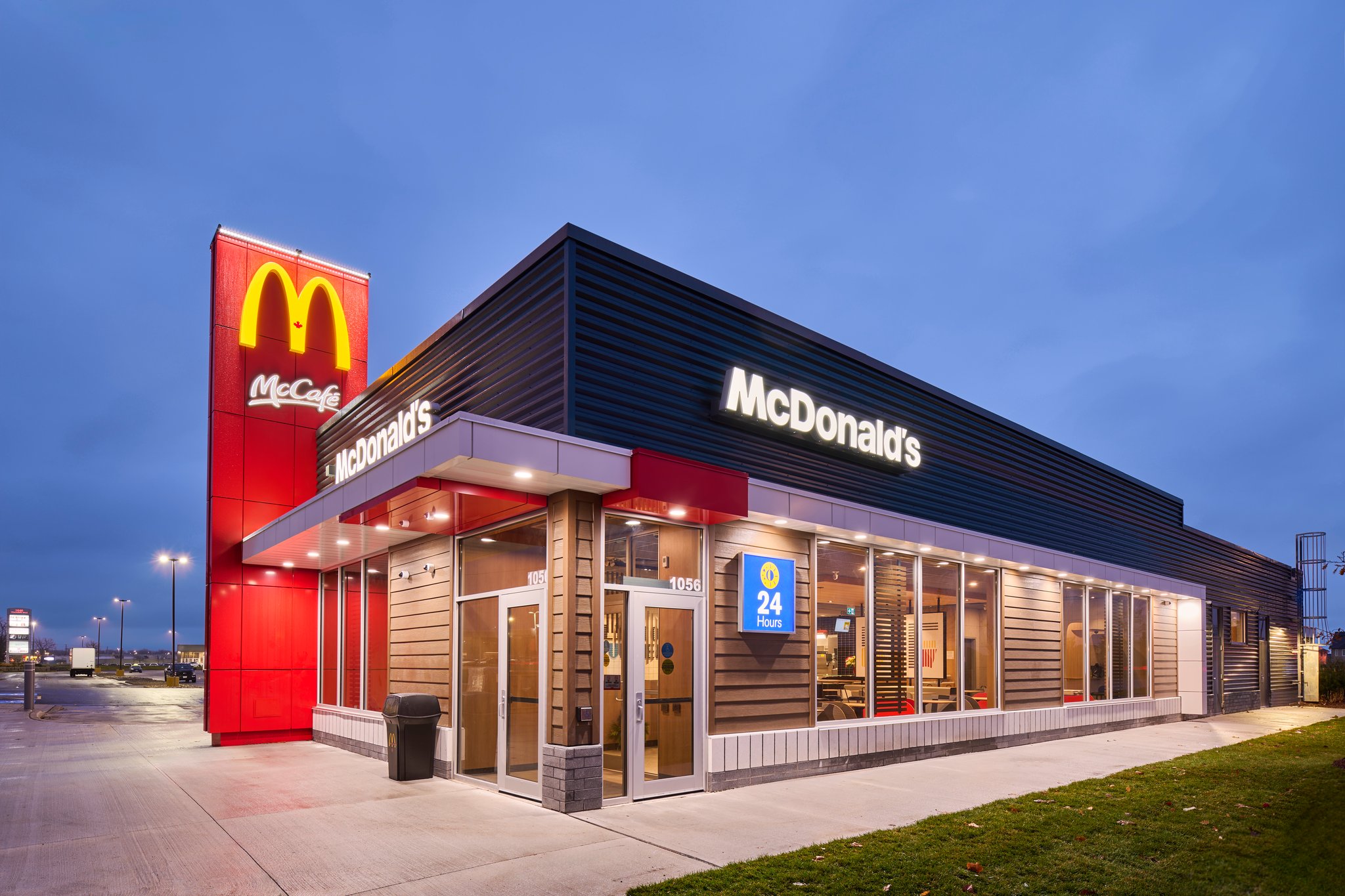 McDonald's (แมคโดนัลด์) — 10 อันดับเชนร้านอาหารฟาสต์ฟู้ดที่มียอดขายต่อปีสูงที่สุดในโลก อัปเดตสถิติล่าสุดปี 2026