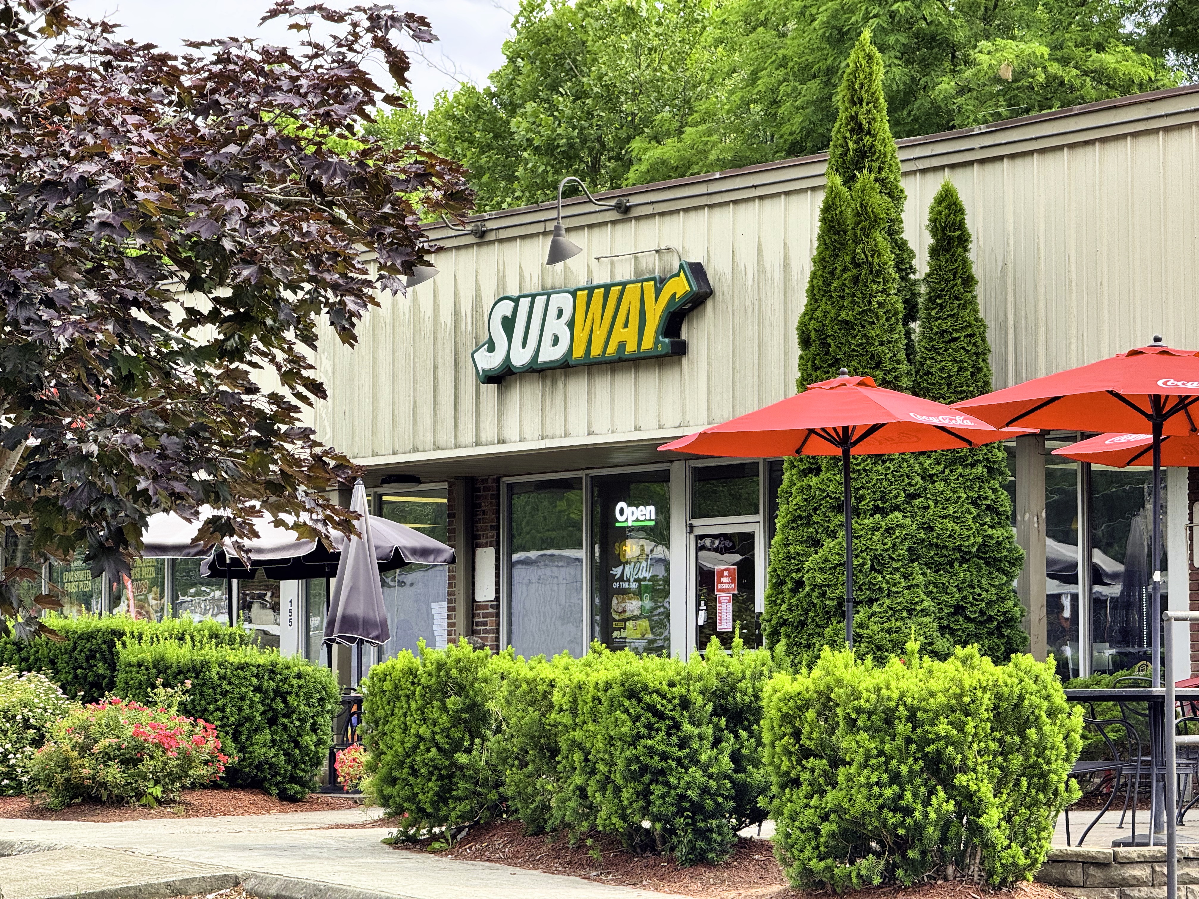 Subway (ซับเวย์) — 10 อันดับเชนร้านอาหารฟาสต์ฟู้ดที่มียอดขายต่อปีสูงที่สุดในโลก อัปเดตสถิติล่าสุดปี 2026