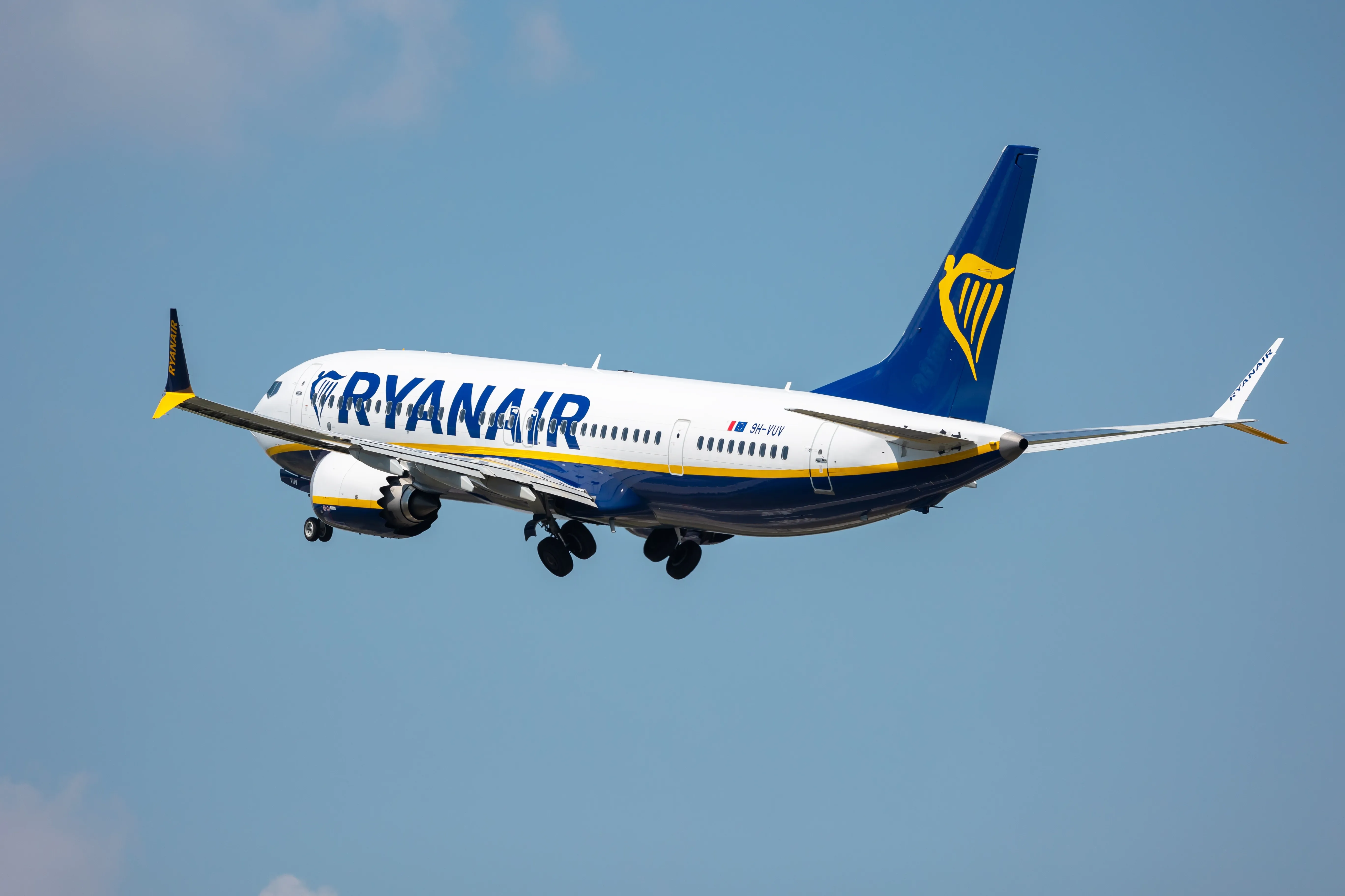 Ryanair Holdings Group (ไรอันแอร์โฮลดิงส์) — 10 อันดับกลุ่มสายการบินที่มียอดผู้โดยสารรวมต่อปีสูงที่สุดในโลก อัปเดตสถิติล่าสุดปี 2026