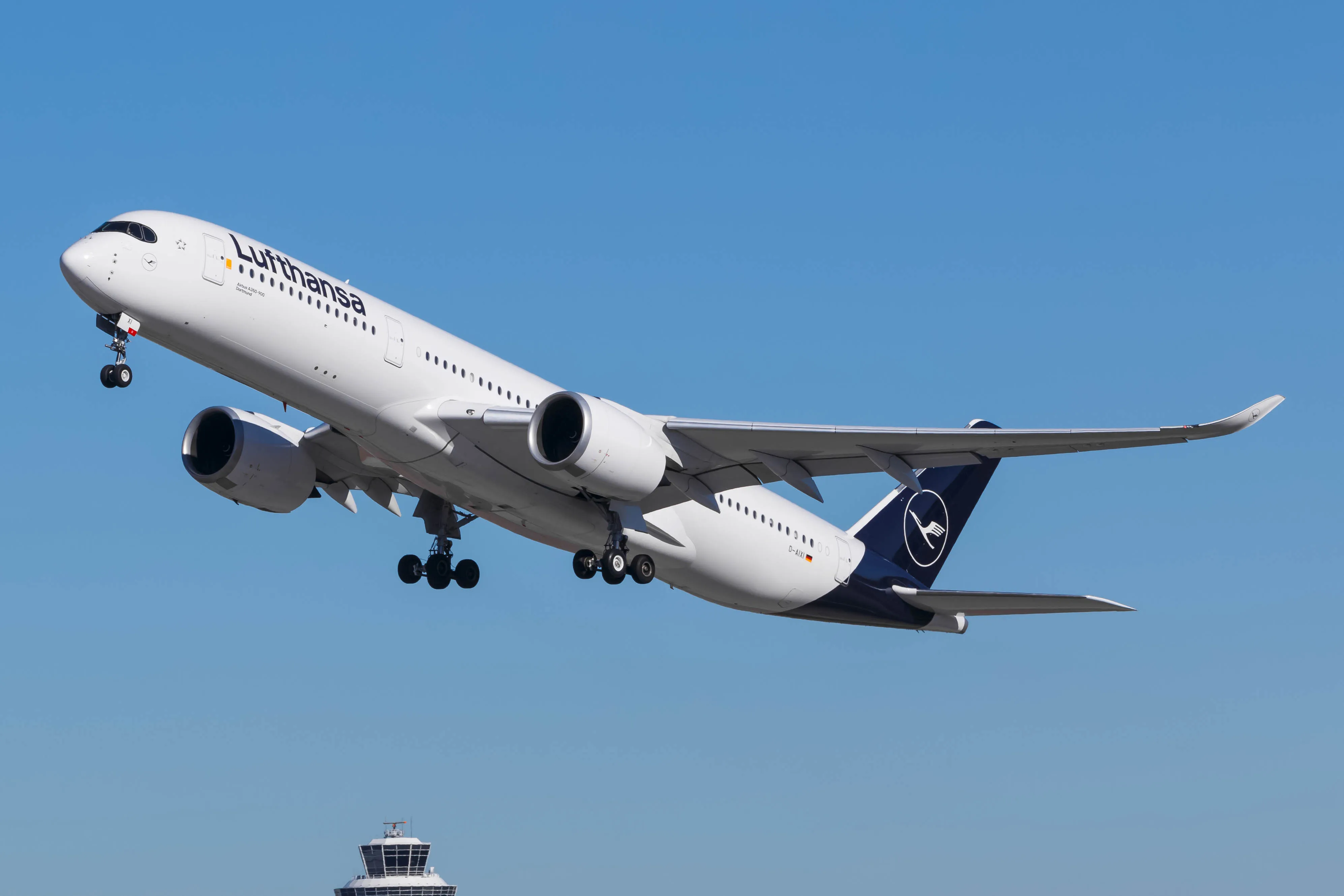 Lufthansa Group (ลุฟท์ฮันซ่ากรุ๊ป) — 10 อันดับกลุ่มสายการบินที่มียอดผู้โดยสารรวมต่อปีสูงที่สุดในโลก อัปเดตสถิติล่าสุดปี 2026