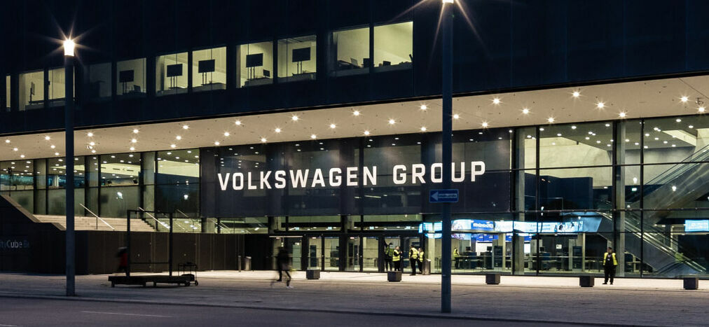 Volkswagen Group (โฟล์กสวาเกน กรุ๊ป) — 10 อันดับกลุ่มบริษัทผู้ผลิตรถยนต์ที่มียอดขายรวมสูงที่สุดในโลก อัปเดตสถิติล่าสุดปี 2026