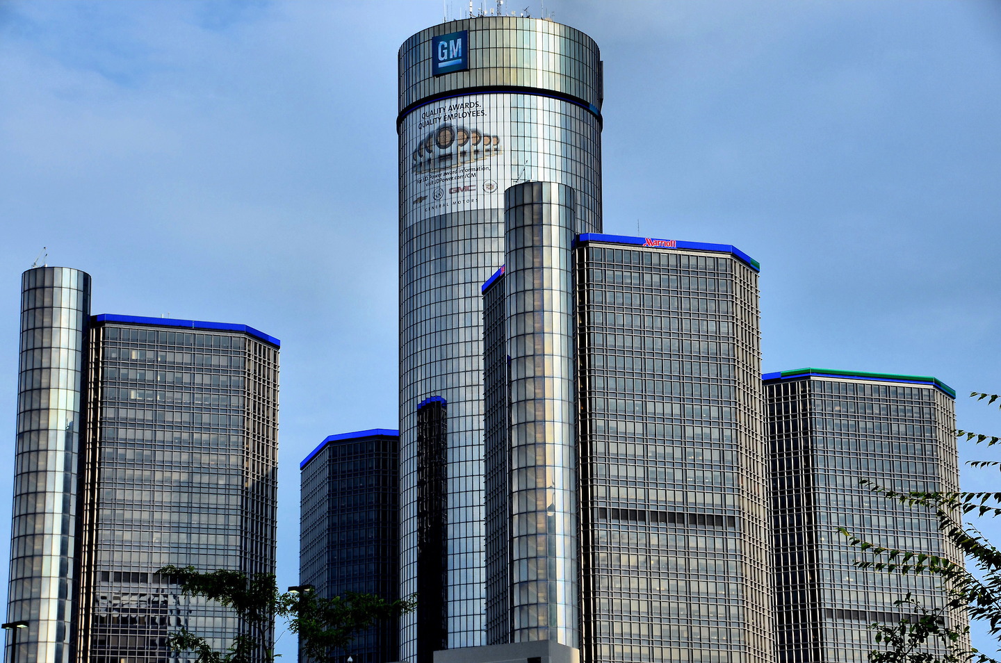 General Motors (เจนเนอรัล มอเตอร์ส) — 10 อันดับกลุ่มบริษัทผู้ผลิตรถยนต์ที่มียอดขายรวมสูงที่สุดในโลก อัปเดตสถิติล่าสุดปี 2026